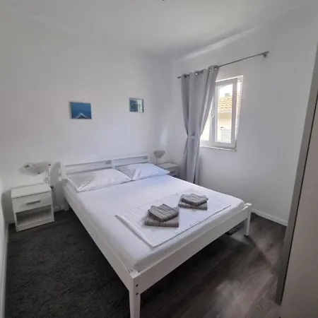 May Apartman *