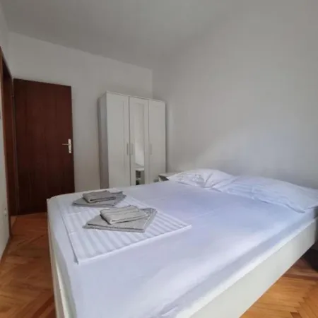 May Apartman *