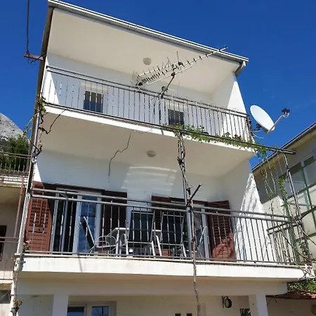 Apartman May *