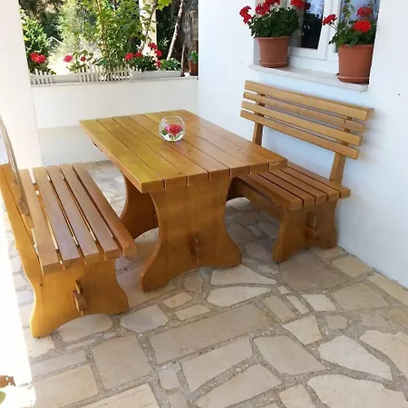 May Apartman